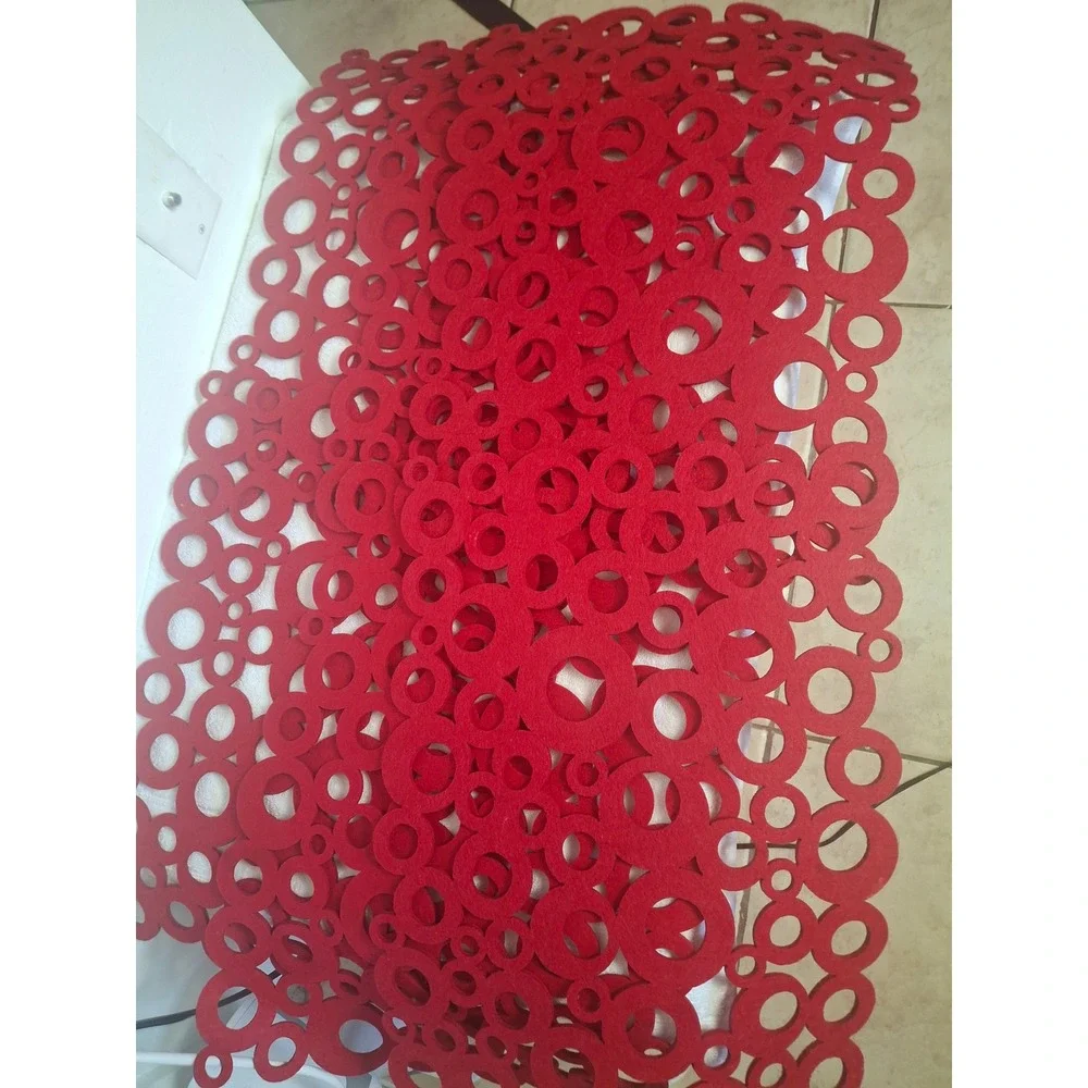Red Felt Table Runner Interlocking Circle Geometric Cutout Modern Home Decorset6